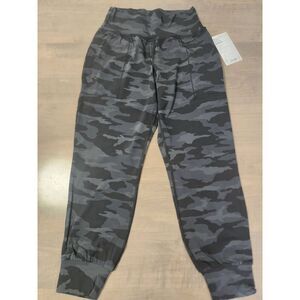 NWT‎ Athleta SP Salutation Camo Joggers Sweatpants High Rise Soft Comfy $89